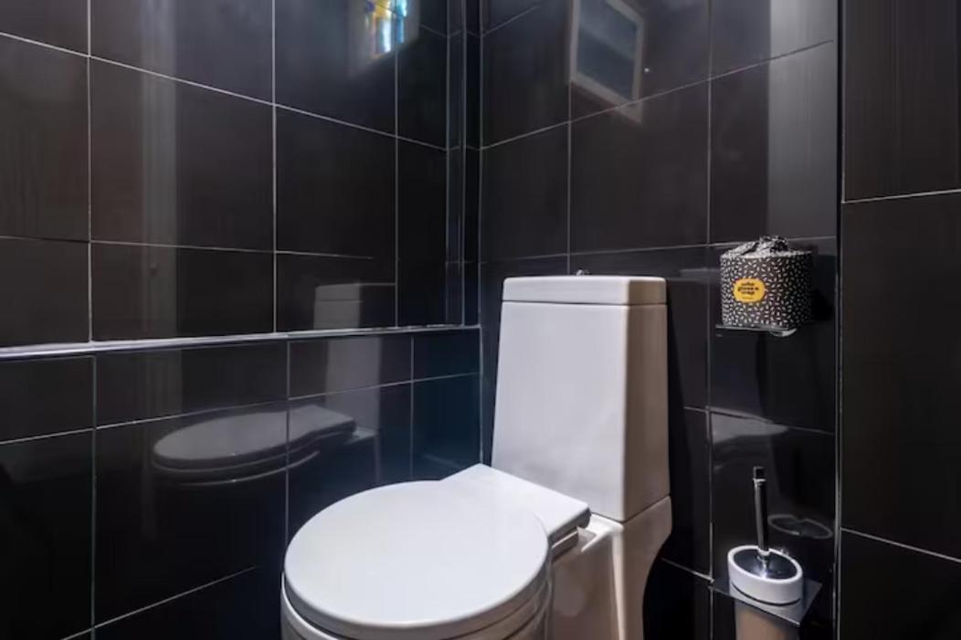Two Bedroom Private Cottage With Private Parking Just By The Sea Херн Бей Екстериор снимка
